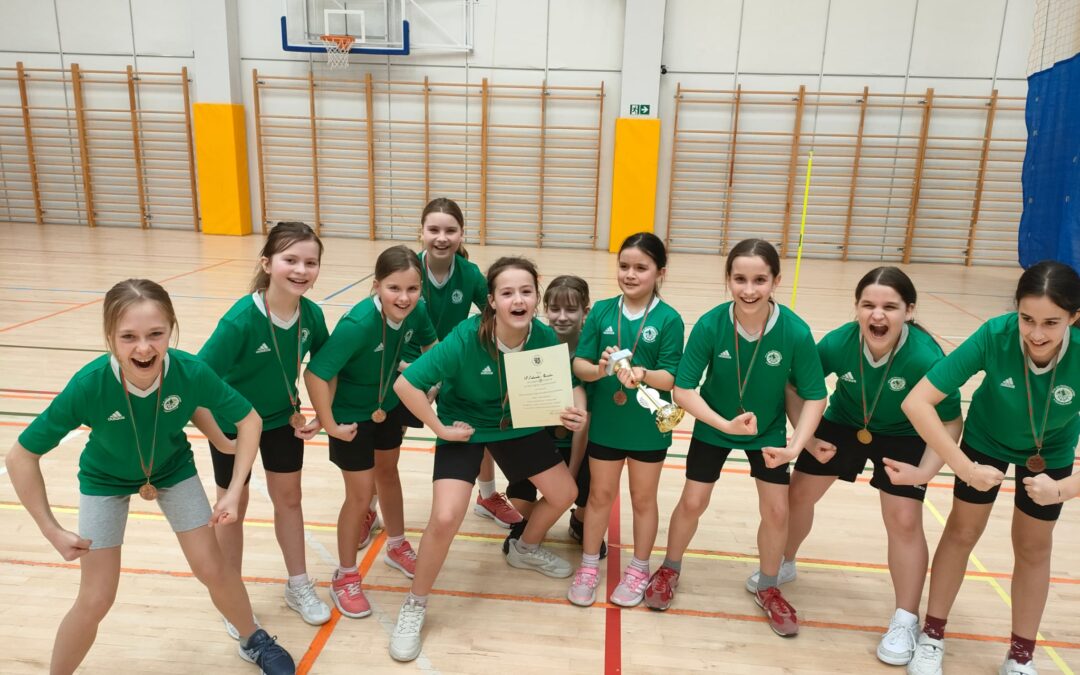 Podwójny sukces naszych uczniów w powiatowych zawodach w dwa ognie usportowione