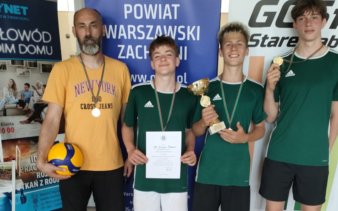 Złoto w siatkówce plażowej na zakończenie roku szkolnego